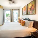 Las Gaviotas Condo